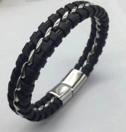 PULSEIRA EM COURO LEGÍTIMO PRETA E DETALHES CENTRAIS CORRENTE GRUMET COM FECHO IMÃ EM AÇO SEM ZIRCÔN